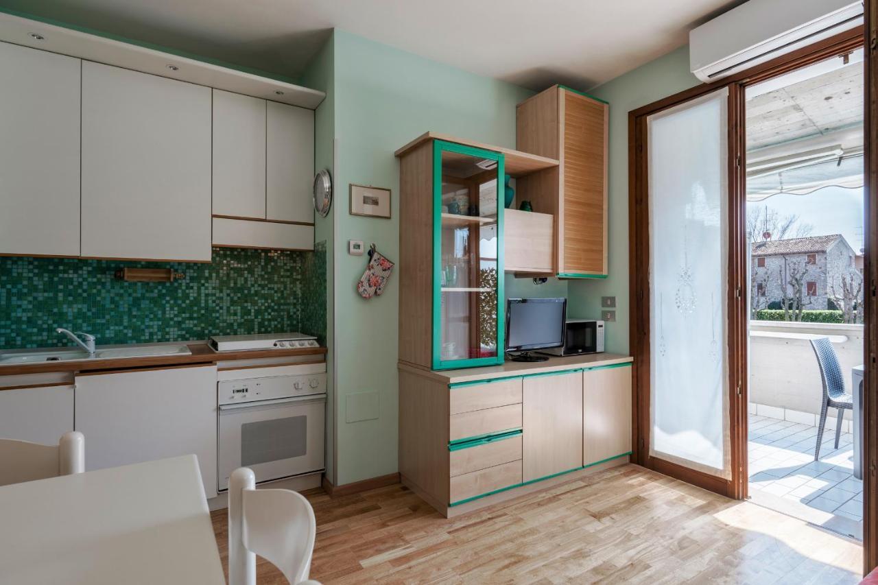 Azzurra Suite - Monolocale Con Piscina E Wifi 시르미오네 외부 사진