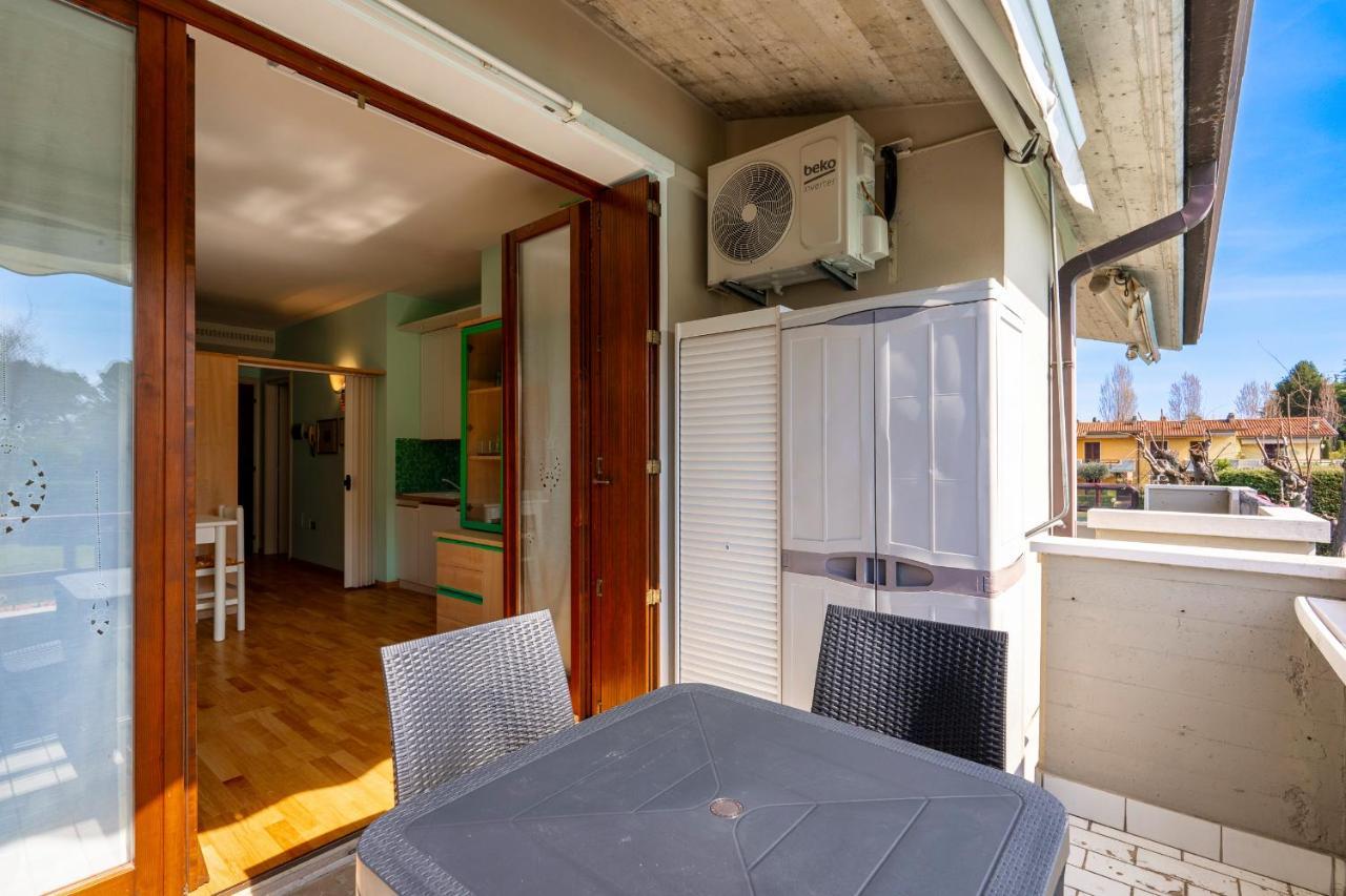 Azzurra Suite - Monolocale Con Piscina E Wifi 시르미오네 외부 사진