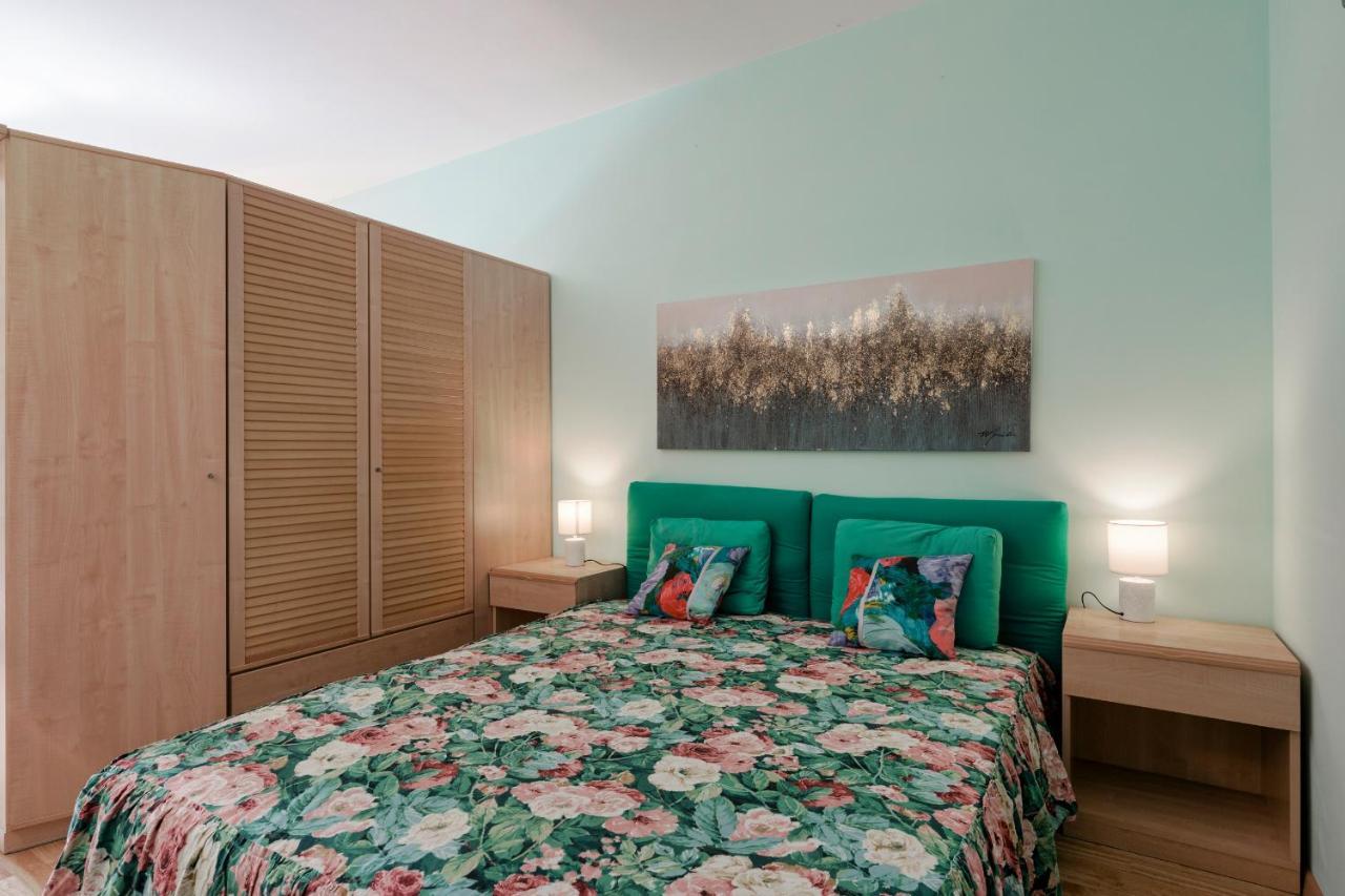 Azzurra Suite - Monolocale Con Piscina E Wifi 시르미오네 외부 사진